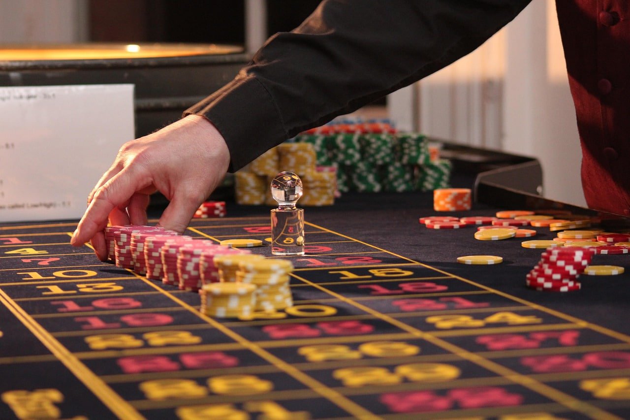 Fortune Tiger game interface on tokekwin rtp showing tiger symbols and golden coin reels